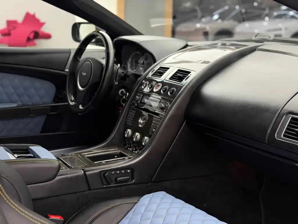 Aston Martin Aston Martin DB9 2011 6.0L Touchtronic Coupe 2011 - thumbnail 14