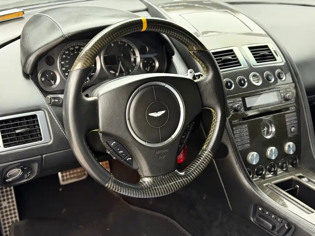 Aston Martin Aston Martin DB9 2011 6.0L Touchtronic Coupe 2011 - thumbnail 15