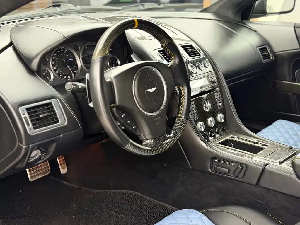 Aston Martin Aston Martin DB9 2011 6.0L Touchtronic Coupe 2011 - thumbnail 17