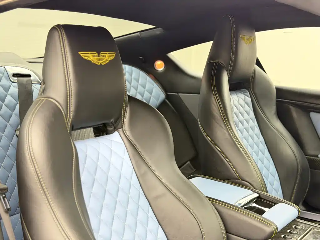 Aston Martin Aston Martin DB9 2011 6.0L Touchtronic Coupe 2011 - thumbnail 19