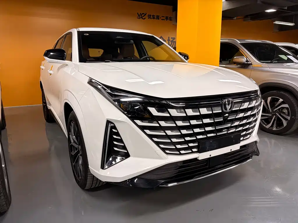 Changan Changan UNI-Z 2025 1.5T Luxury Edition 2024 - thumbnail 3
