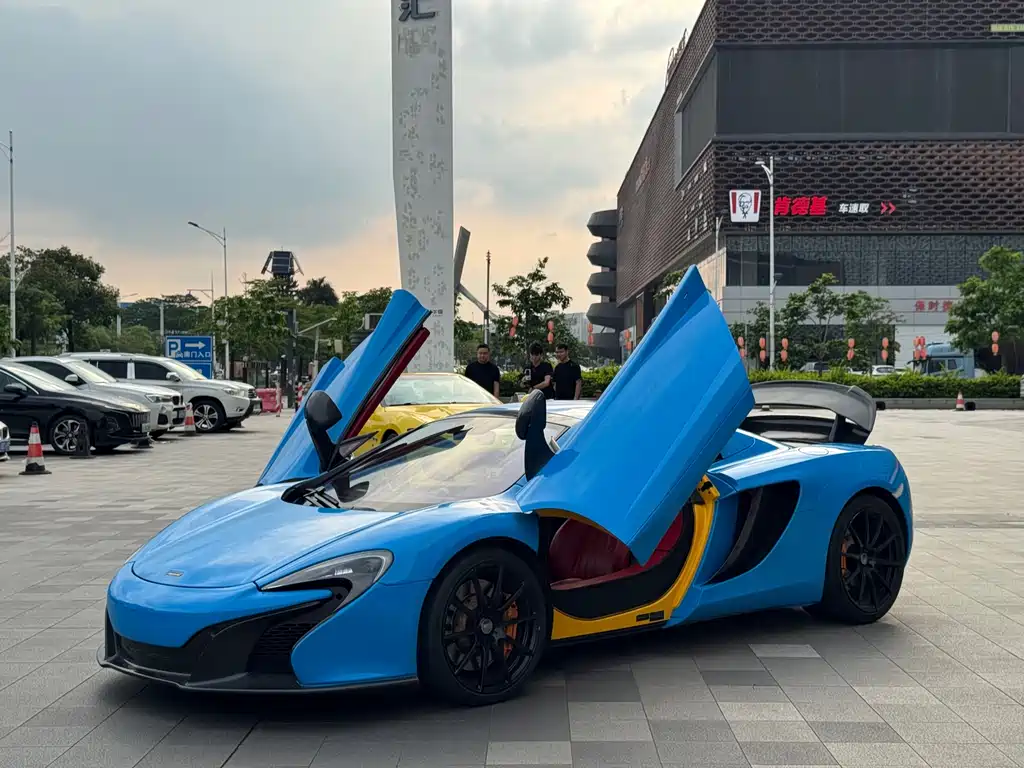 McLaren McLaren 12C 2013 3.8T Spider 50th Anniversary Edition 2015 - thumbnail 3