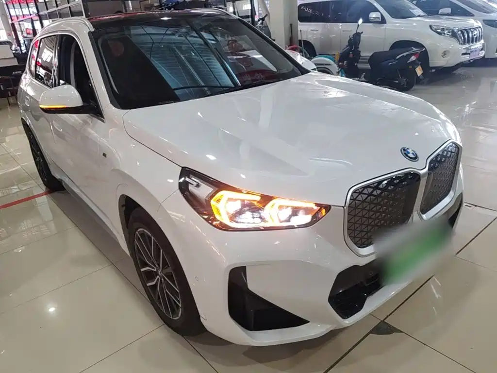 BMW BMW iX1 2025 eDrive25L M Sport 2025 - thumbnail 4