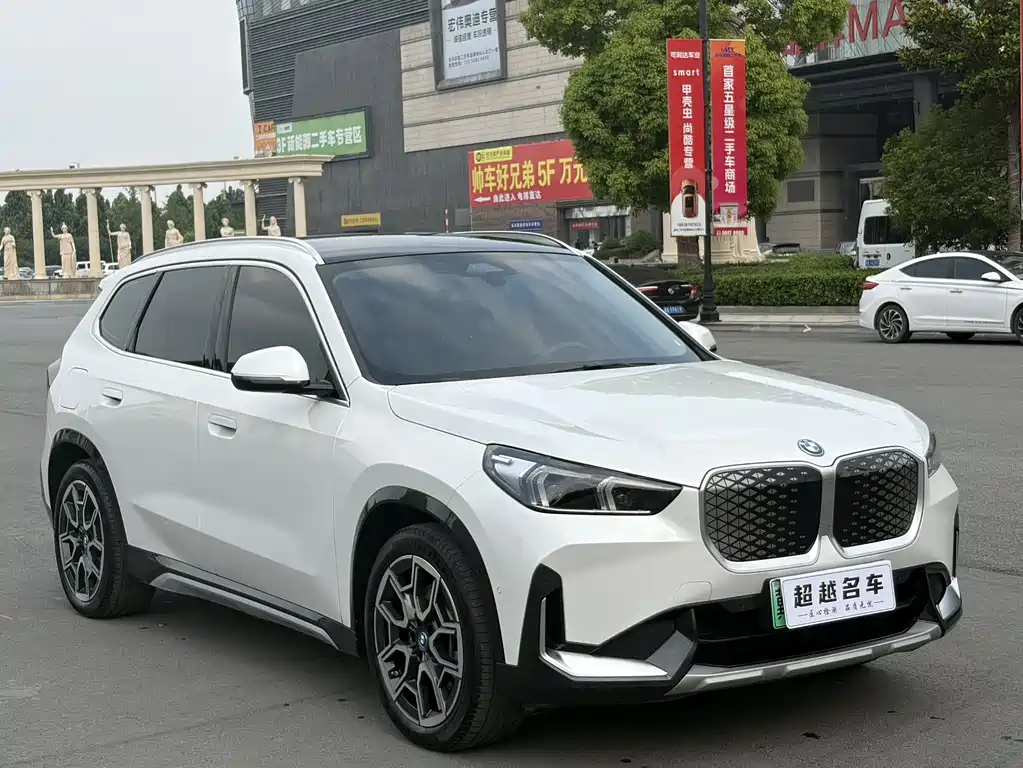 BMW BMW iX1 2025 xDrive30L X Design Package 2025 - thumbnail 3