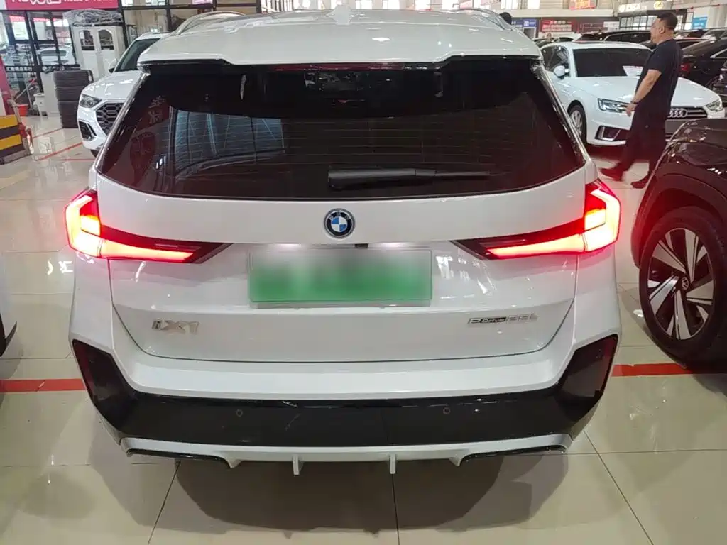 BMW BMW iX1 2025 eDrive25L M Sport 2025 - thumbnail 6