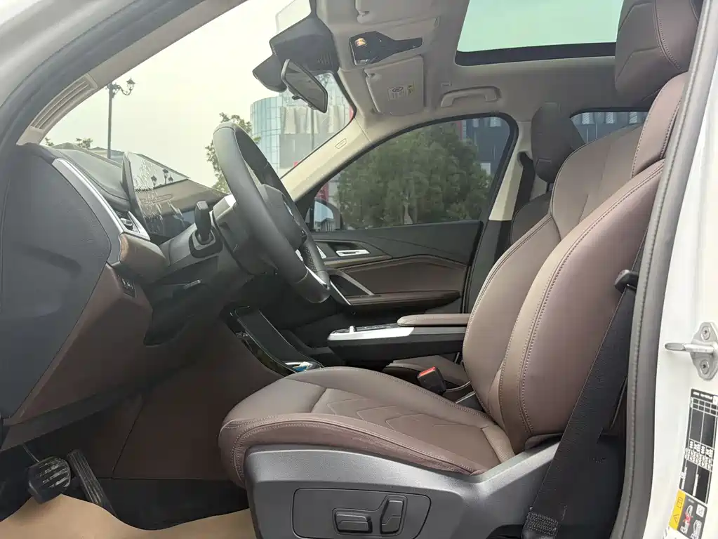BMW BMW iX1 2025 xDrive30L X Design Package 2025 - thumbnail 4