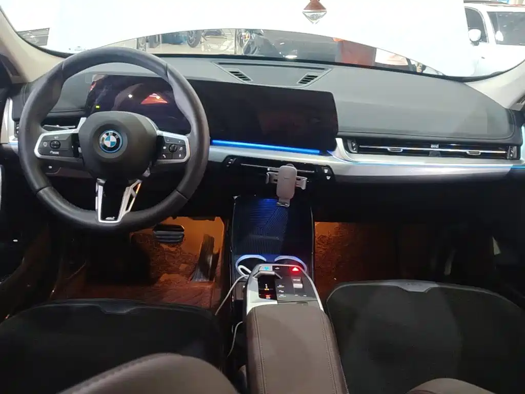 BMW BMW iX1 2025 eDrive25L M Sport 2025 - thumbnail 10
