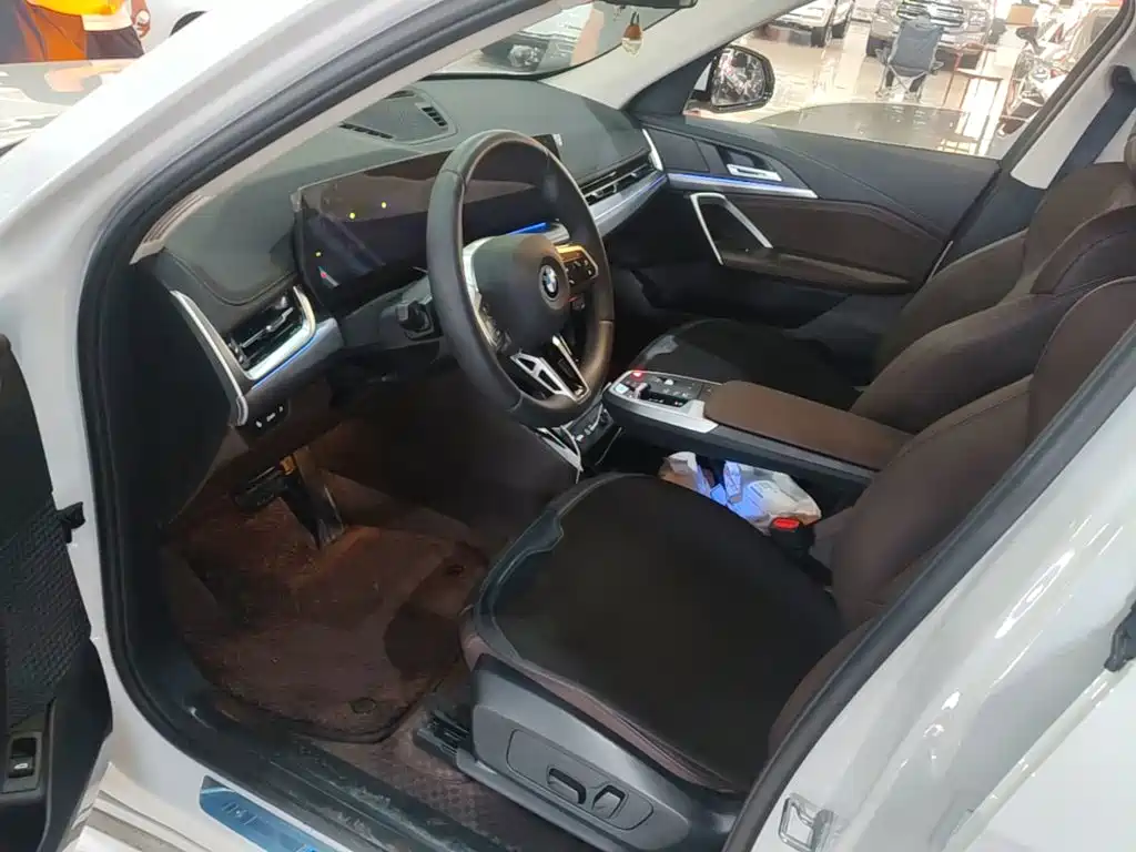 BMW BMW iX1 2025 eDrive25L M Sport 2025 - thumbnail 16