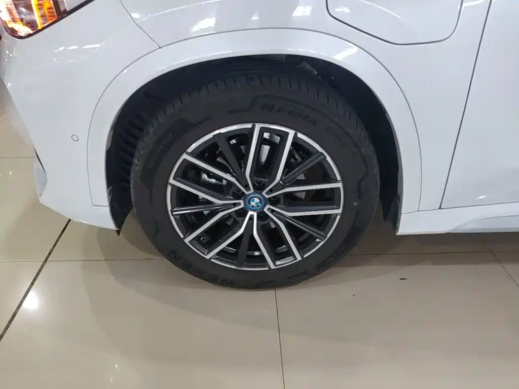 BMW BMW iX1 2025 eDrive25L M Sport 2025 - thumbnail 23