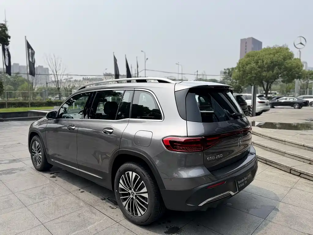 Mercedes-Benz Mercedes-Benz EQB 260 2025 2026 - thumbnail 3