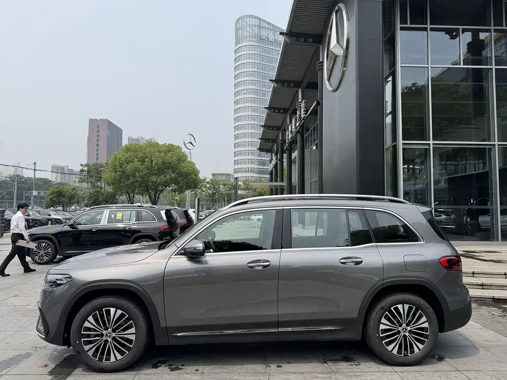 Mercedes-Benz Mercedes-Benz EQB 260 2025 2026 - thumbnail 4