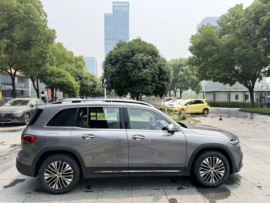 Mercedes-Benz Mercedes-Benz EQB 260 2025 2026 - thumbnail 5