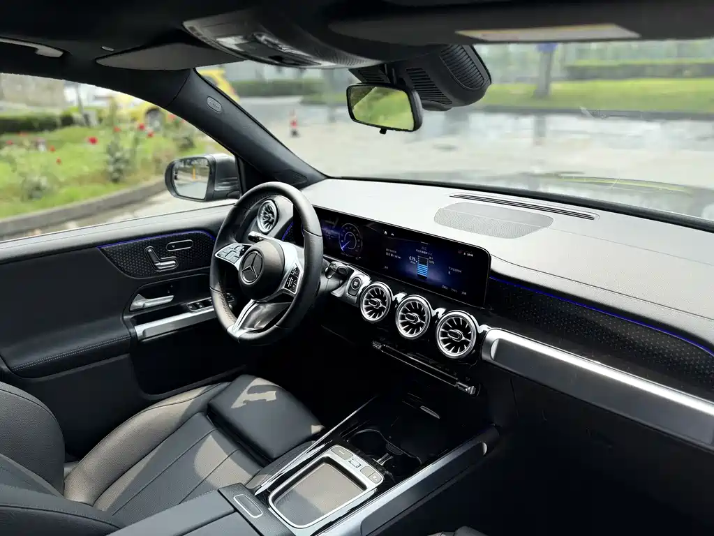 Mercedes-Benz Mercedes-Benz EQB 260 2025 2026 - thumbnail 8