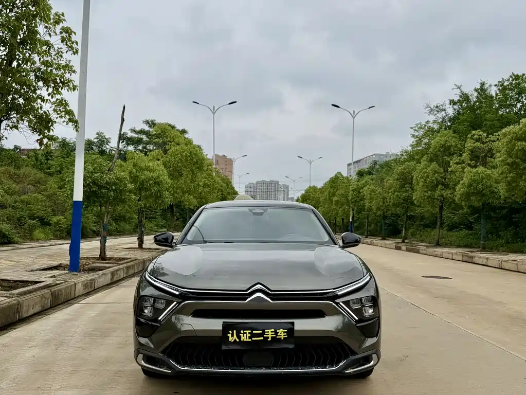 Citroën C5 X 2022 1.6T Enjoy Extraordinary Year of the Tiger Edition 2022 - thumbnail 2