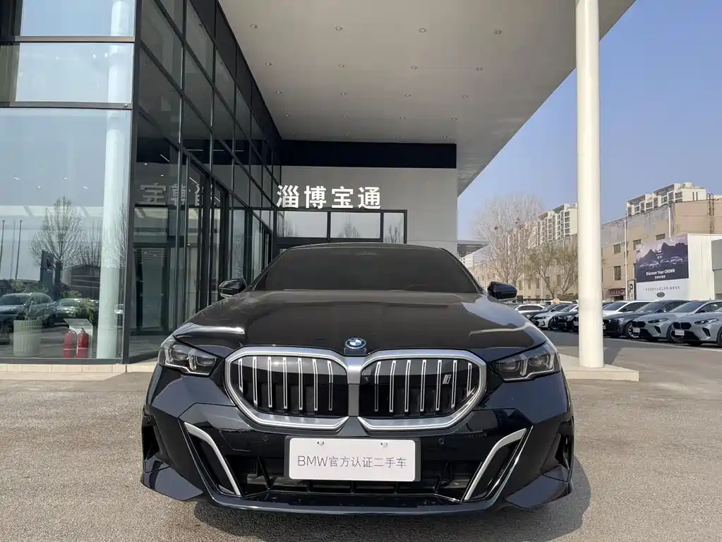 BMW BMW i5 2024 eDrive 35L Luxury M Sport Package 2025 - thumbnail 3
