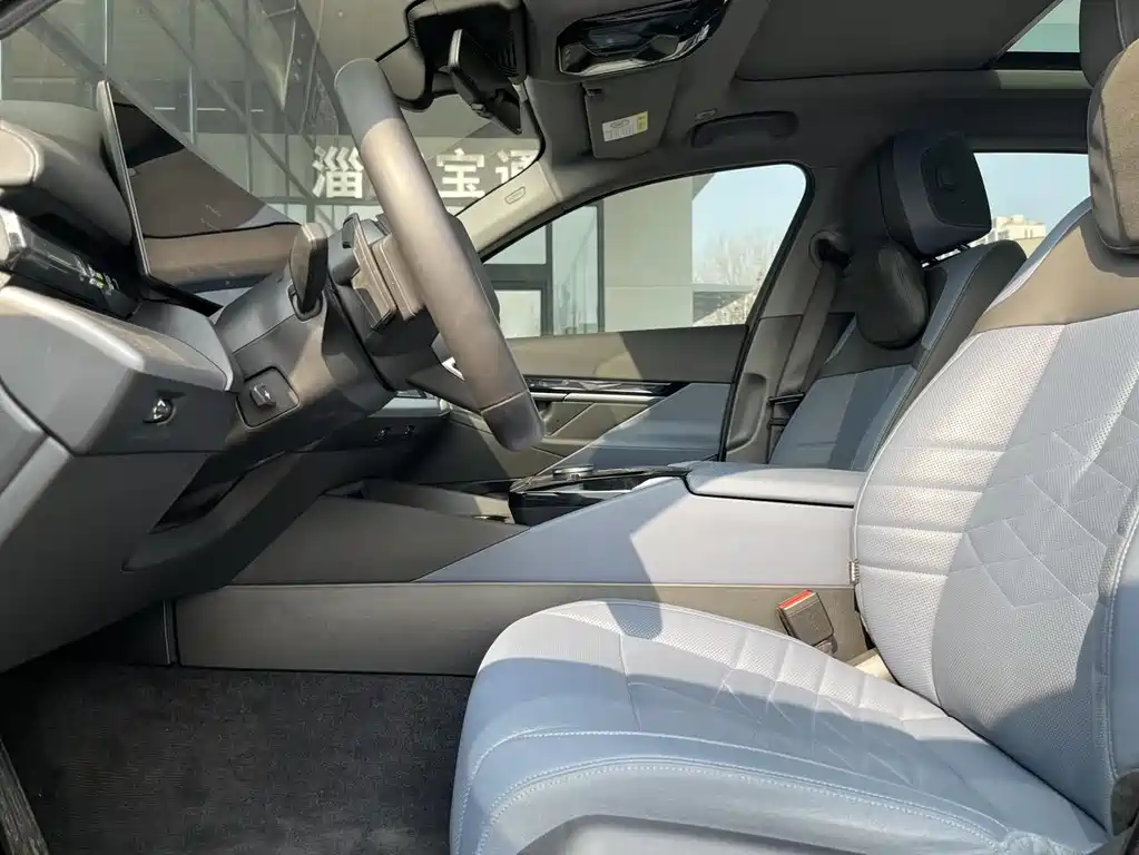 BMW BMW i5 2024 eDrive 35L Luxury M Sport Package 2025 - thumbnail 4