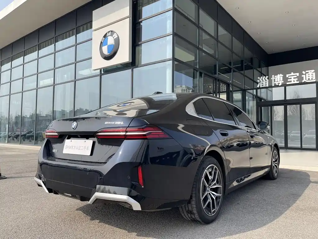 BMW BMW i5 2024 eDrive 35L Luxury M Sport Package 2025 - thumbnail 13