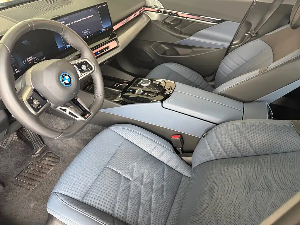 BMW BMW i5 2024 eDrive 35L Premium M Sport Package 2025 - thumbnail 3
