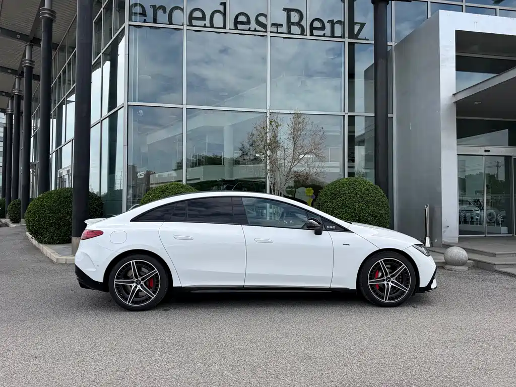 Mercedes-Benz Mercedes-AMG EQE 53 4MATIC+ 2024 - thumbnail 8
