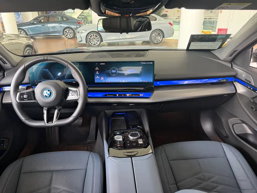 BMW BMW i5 2024 eDrive 35L Premium M Sport Package 2025 - thumbnail 11