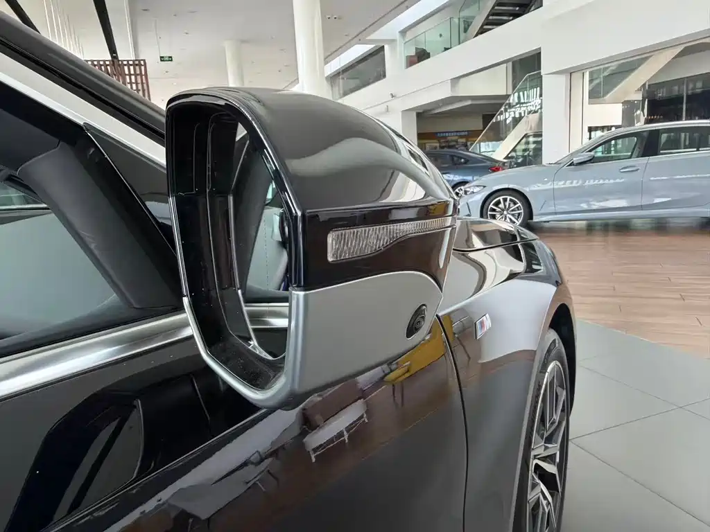 BMW BMW i5 2024 eDrive 35L Premium M Sport Package 2025 - thumbnail 12