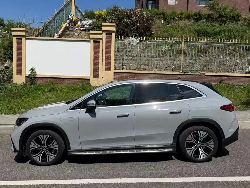 Mercedes-Benz Mercedes-Benz EQE SUV 350 4MATIC Luxury Edition 2023 - thumbnail 4
