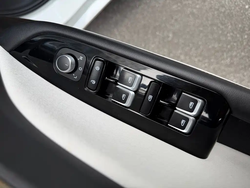 Geely Auto Emgrand L 2022 1.4T CVT Premium 2022 - thumbnail 7
