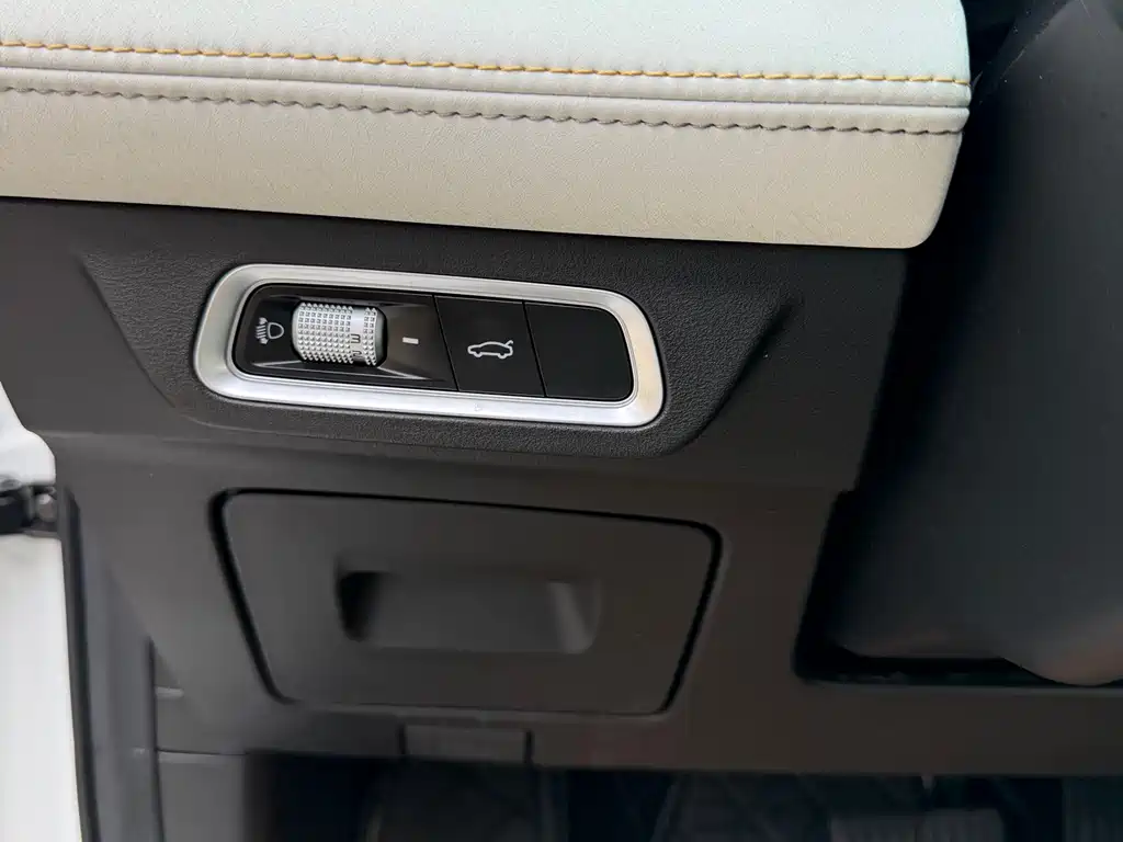 Geely Auto Emgrand L 2022 1.4T CVT Premium 2022 - thumbnail 8