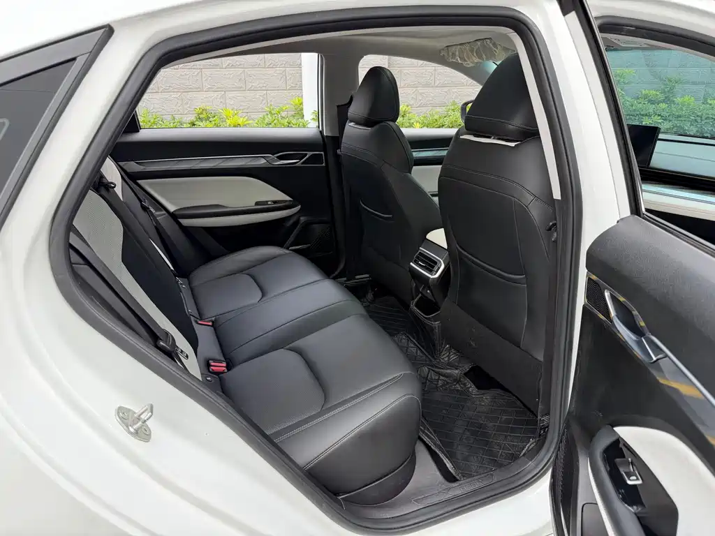 Geely Auto Emgrand L 2022 1.4T CVT Premium 2022 - thumbnail 18