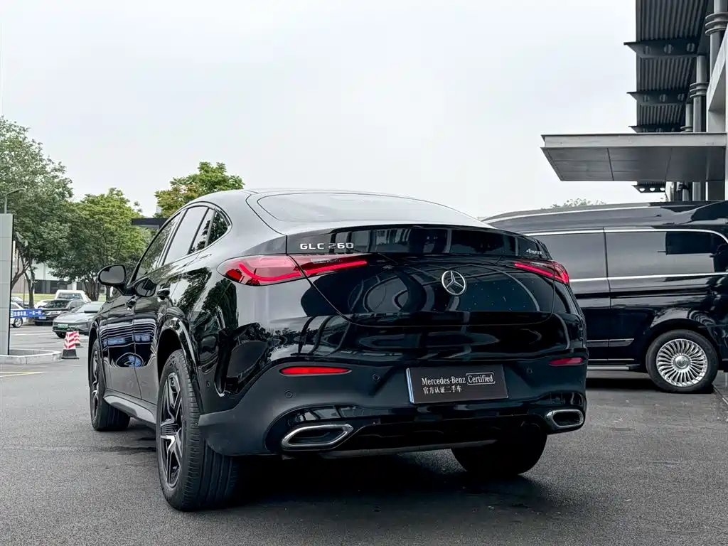 Mercedes-Benz Mercedes-Benz GLC Coupe 2024 GLC 260 4MATIC Coupe SUV 2024 - thumbnail 3