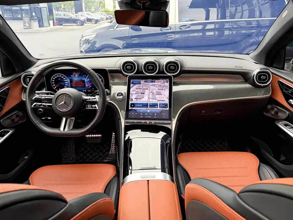 Mercedes-Benz Mercedes-Benz GLC Coupe 2024 GLC 260 4MATIC Coupe SUV 2024 - thumbnail 4