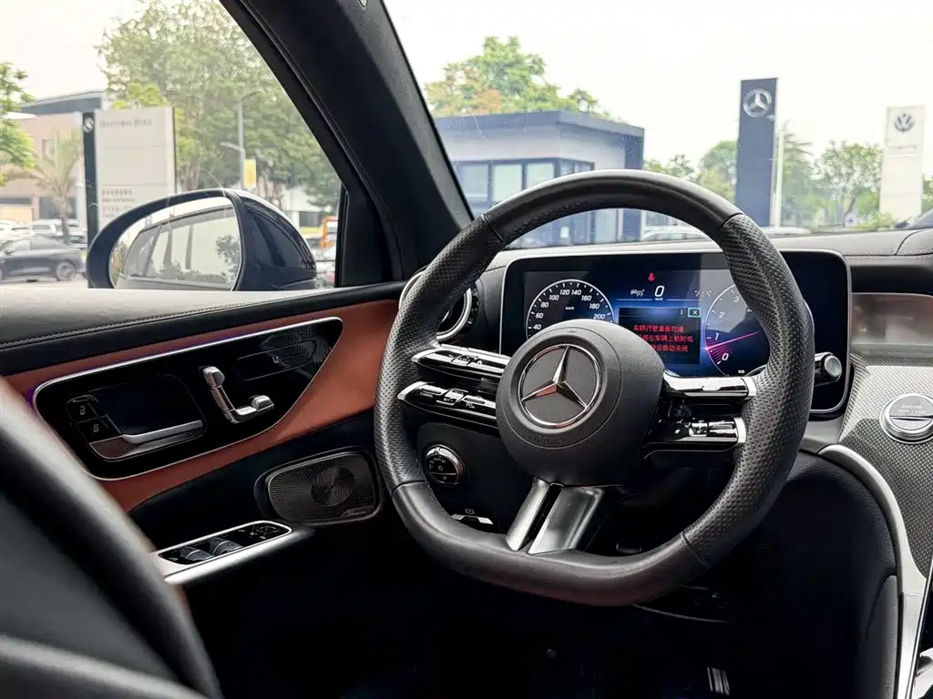 Mercedes-Benz Mercedes-Benz GLC Coupe 2024 GLC 260 4MATIC Coupe SUV 2024 - thumbnail 6