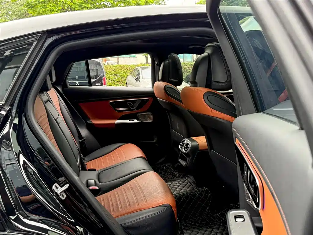 Mercedes-Benz Mercedes-Benz GLC Coupe 2024 GLC 260 4MATIC Coupe SUV 2024 - thumbnail 8