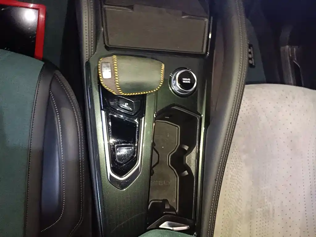 Geely Auto Xingyue L 2021 2.0TD High-Power AWD Flagship 2021 - thumbnail 14