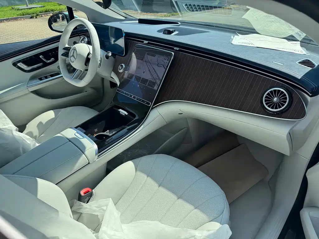 Mercedes-Benz Mercedes-Benz EQE 500 4MATIC Luxury Edition 2025 2025 - thumbnail 15