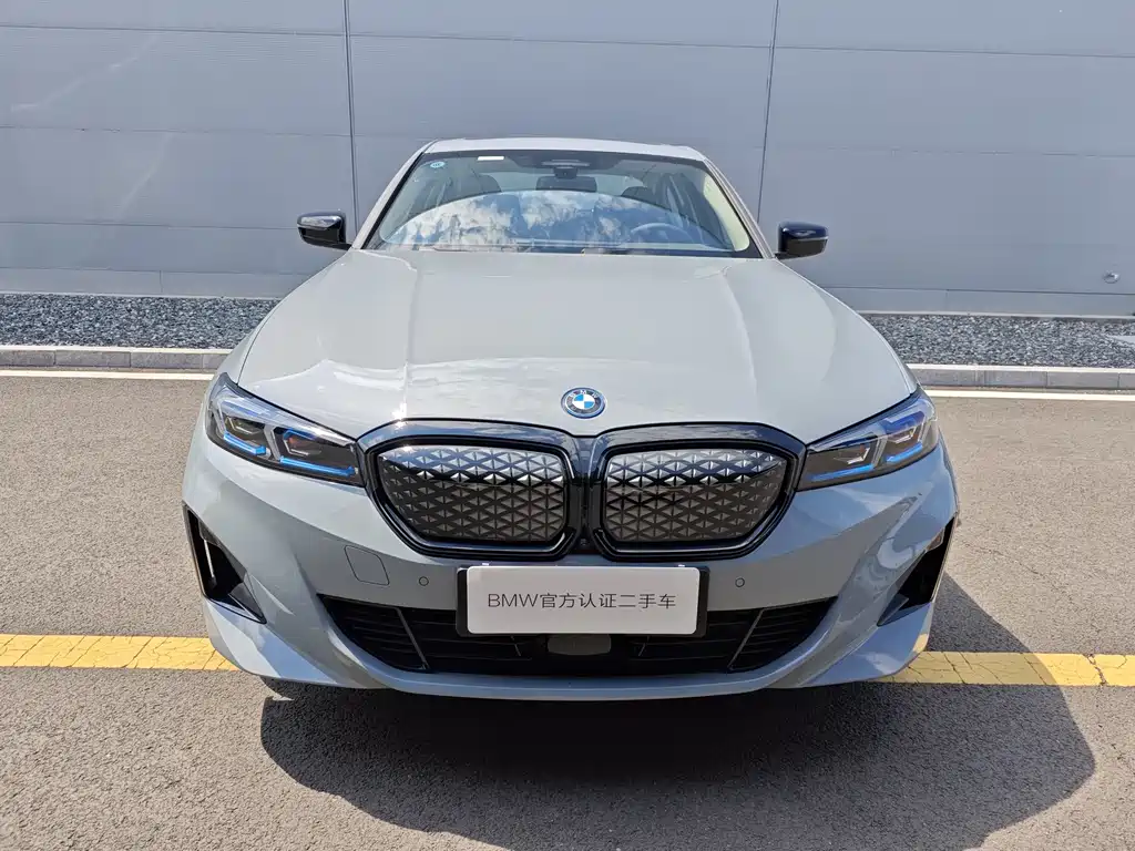 BMW BMW i3 2025 eDrive40 L M Sport Package 2026