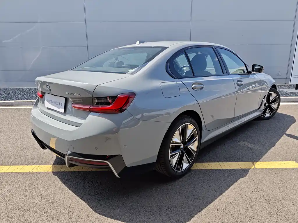 BMW BMW i3 2025 eDrive40 L M Sport Package 2026 - thumbnail 4
