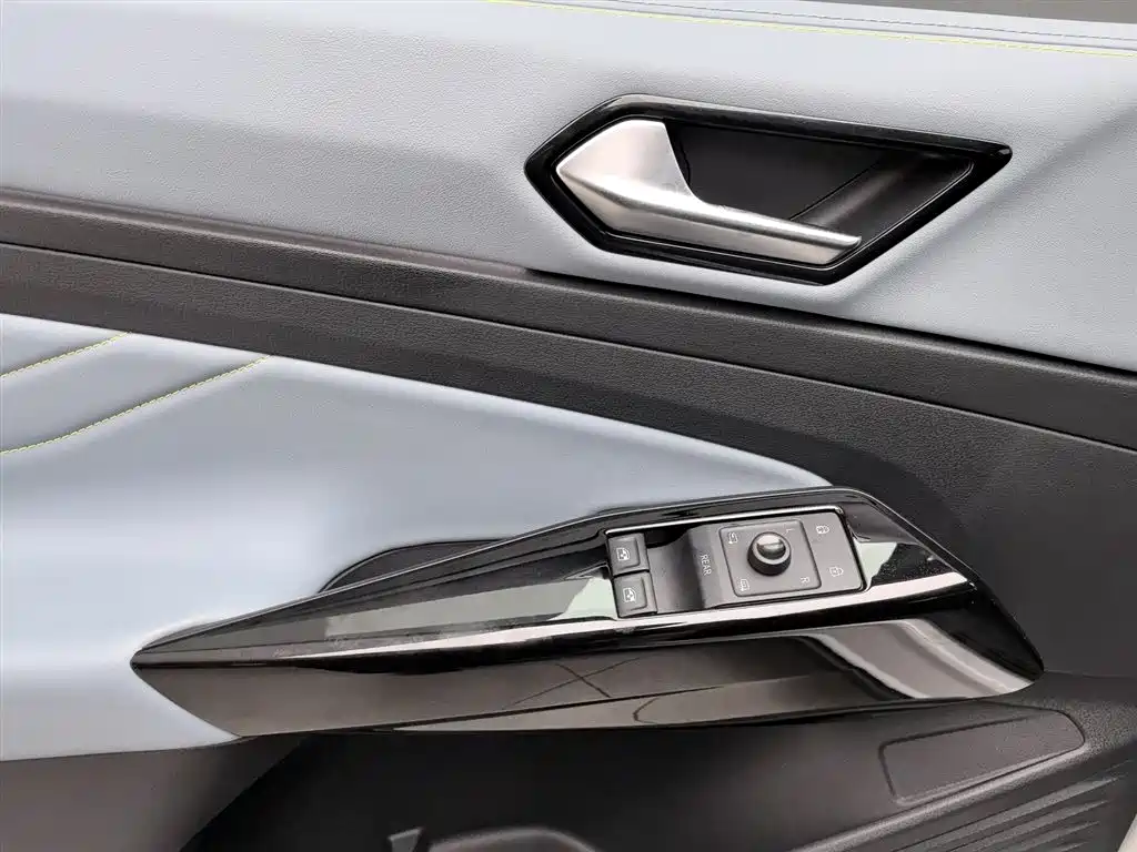 Volkswagen ID.4 X 2025 Smart Edition Pure Intelligent Enjoyment 2025 - thumbnail 9