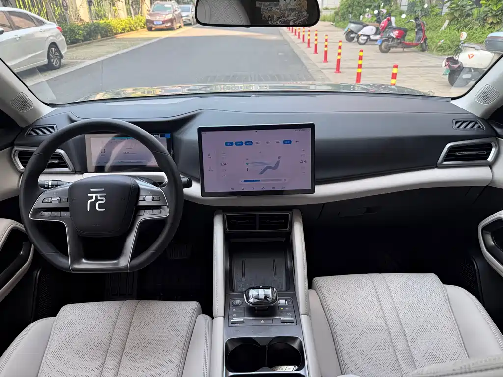BYD Yuan UP 2024 401KM Leading 2024 - thumbnail 6
