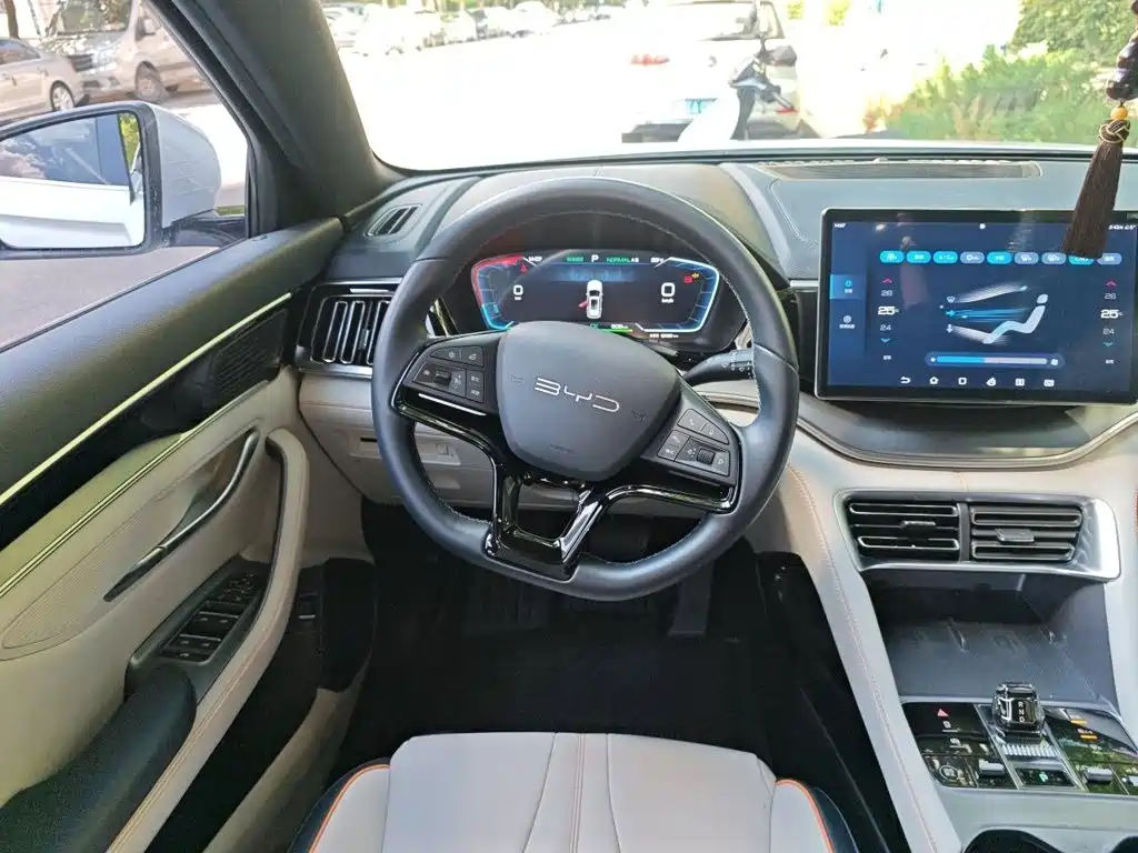 BYD Song PLUS New Energy 2023 Champion Edition EV 520KM Premium Trim 2023 - thumbnail 3