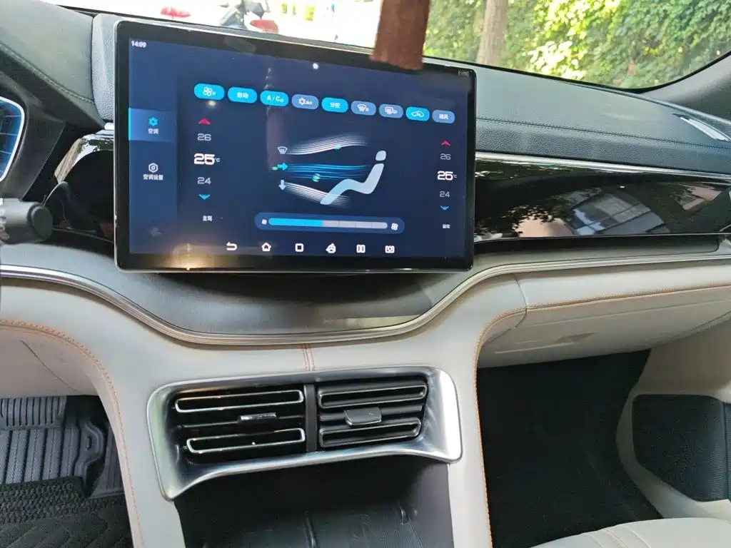 BYD Song PLUS New Energy 2023 Champion Edition EV 520KM Premium Trim 2023 - thumbnail 6