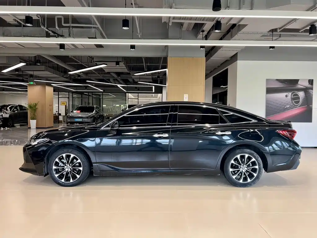 Toyota Avalon 2023 2.5L Luxury Edition 2023 - thumbnail 3