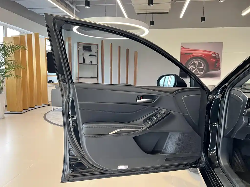 Toyota Avalon 2023 2.5L Luxury Edition 2023 - thumbnail 7