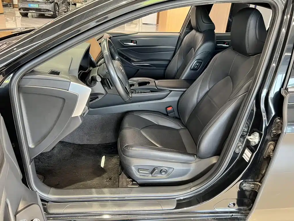 Toyota Avalon 2023 2.5L Luxury Edition 2023 - thumbnail 9