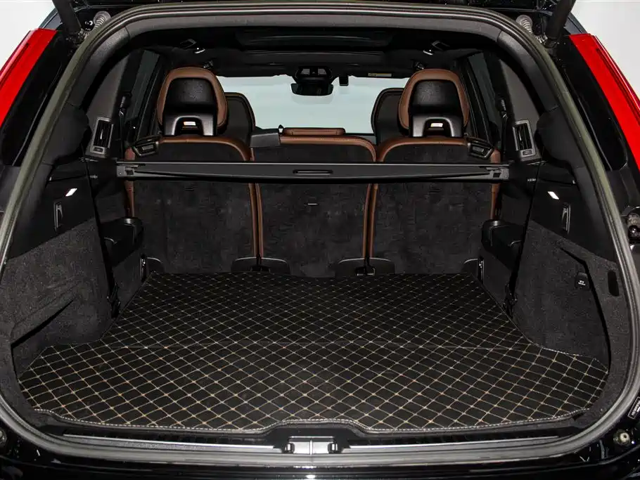 Volvo Volvo XC90 2023 B6 Momentum Luxury 7-Seater 2023 - thumbnail 12