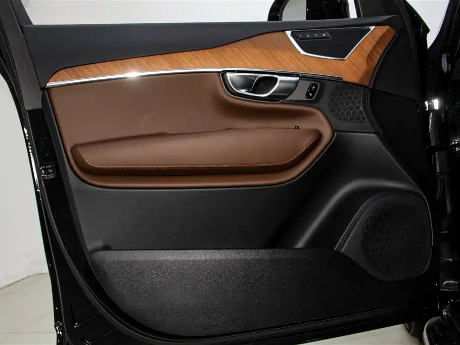 Volvo Volvo XC90 2023 B6 Momentum Luxury 7-Seater 2023 - thumbnail 16