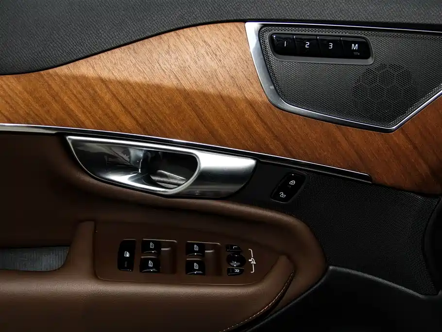 Volvo Volvo XC90 2023 B6 Momentum Luxury 7-Seater 2023 - thumbnail 21
