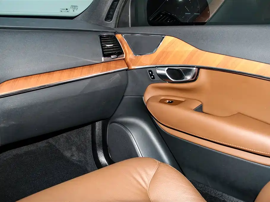 Volvo Volvo XC90 2023 B6 Momentum Luxury 7-Seater 2023 - thumbnail 29