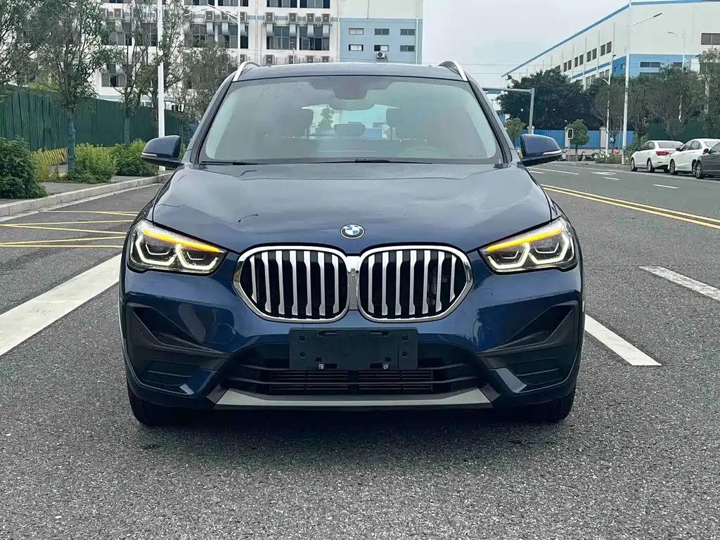 BMW BMW X1 2021 Facelift sDrive20Li Fashion Model 2021 - thumbnail 2