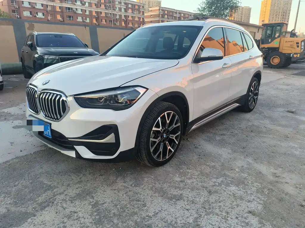 BMW BMW X1 2021 xDrive25Li Exclusive 2020
